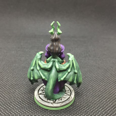 Picture of print of Succubi & human 'Samantha' - lesser demon - Hell Hath No Fury - 32mm scale  (Pre-supported)