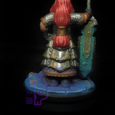 Picture of print of Dwarf warrior girl with great sword