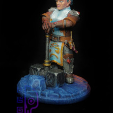 Picture of print of Dwarf warrior girl with big hammer