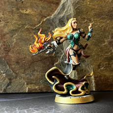 Picture of print of Levita - Female Arcane Wizard- 32mm - DnD
