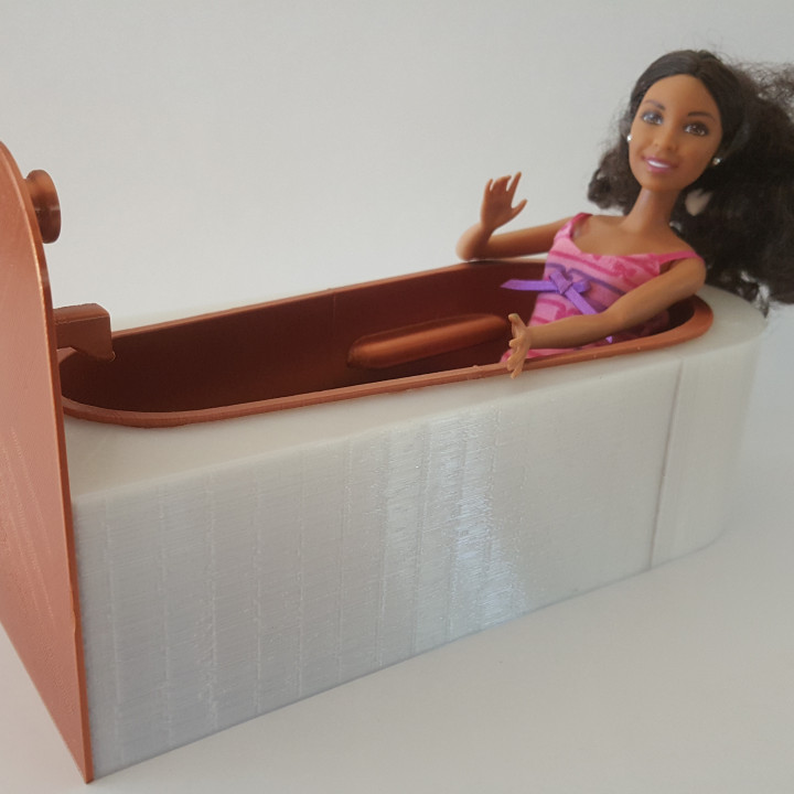 Quinns Barbie Bathtub