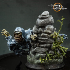 Picture of print of Spectre behind Cairn - Presupported - Modular