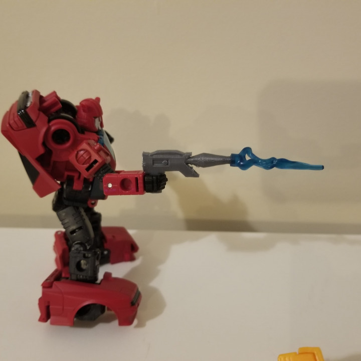 Transformers Earthrise - Bumblebee G1 Gun