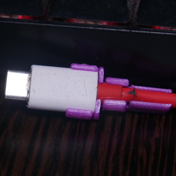 USB stress relief cable retainer