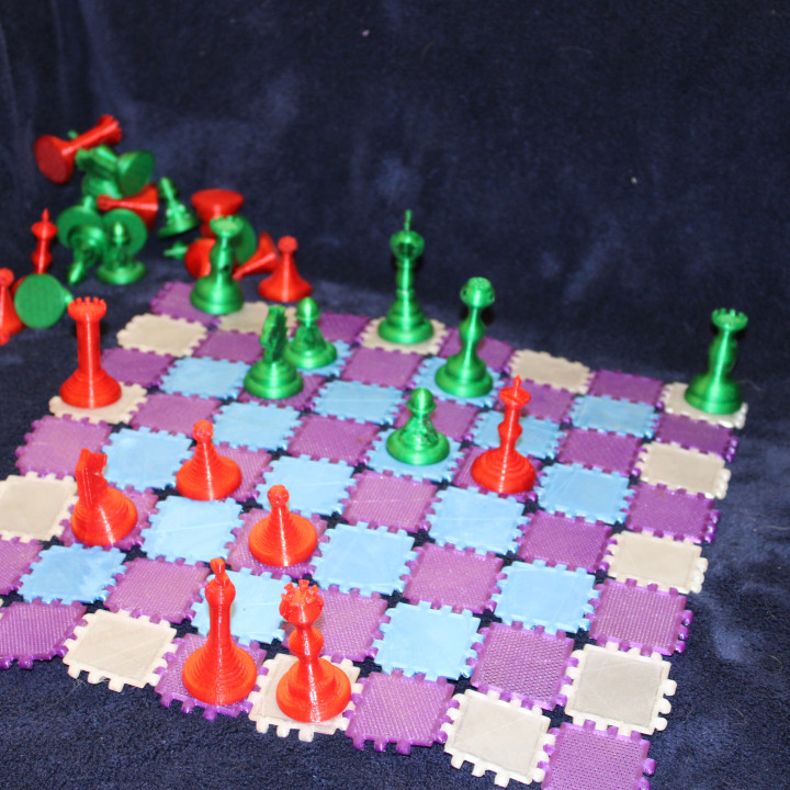 Curves' VS Corners Chess Set