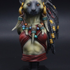 Picture of print of Meirsoa Gnoll Matriarch bust pre-supported