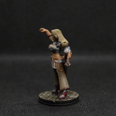 Picture of print of margie - Female wizard- 32mm - DnD