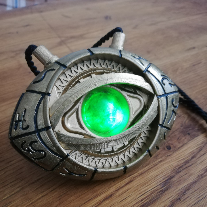 Eye of Agamotto, glowing