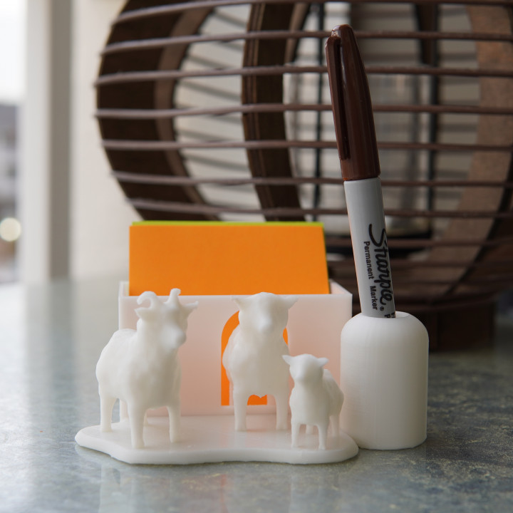 Sheep Post-it and Sharpie holder