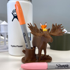 Picture of print of Moose pen holder