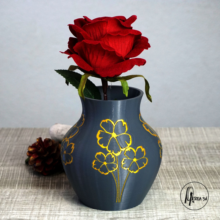Vase with golden flowers single and MMU