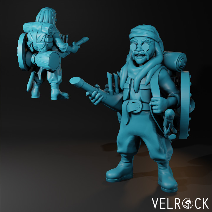 $4.00Male Halfling Valor Bard with Bagpipes (PRESUPPORTED)
