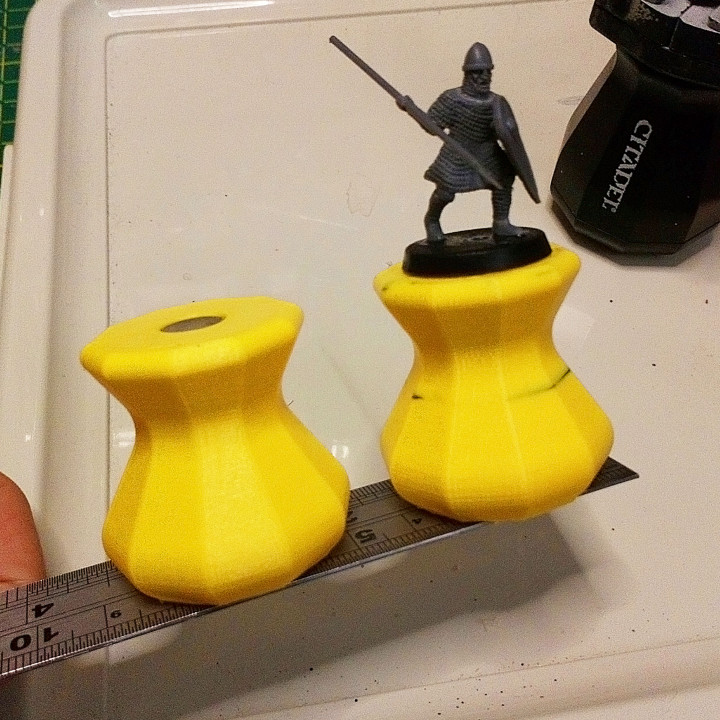 3D Printable Miniature painting handle with magnets by 3D Printery