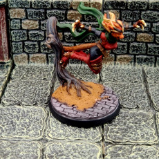 Picture of print of Tabaxi Assassin - Tabaxi Caravan - PRESUPPORTED - 32mm scale.