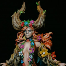 Picture of print of Tarnia wood elf queen 32 mm and 75mm pre-supported