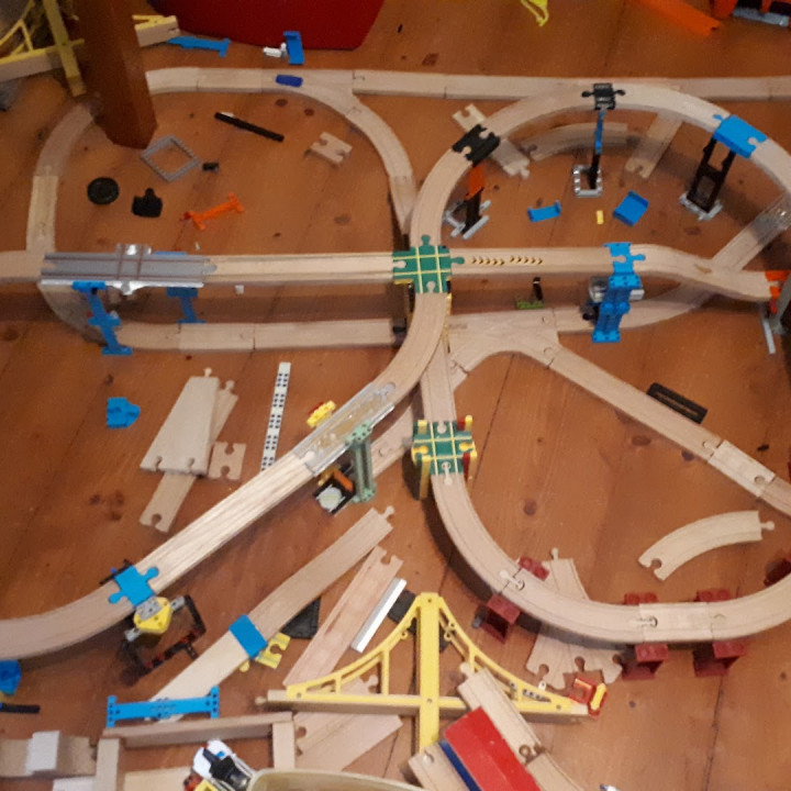 BeamBridge a Lego beam <-> Wooden railroad bridge system