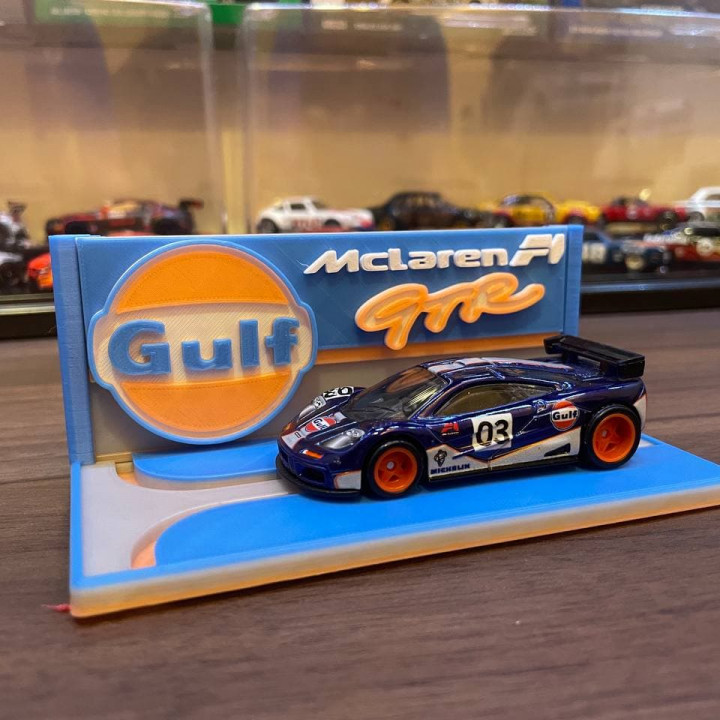 Hotwheels Mclaren F1 GTR Display Base (Gulf Racing)