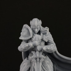 Picture of print of Paladins of Dawn: Alina [presupported]