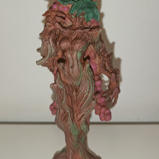 Picture of print of Coffee Ent - Female Tree Ent - Goblin Potion brewers - PRESUPPORTED - 32mm scale