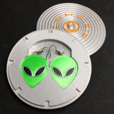 Alien Earrings & Flying Saucer Presentation Box