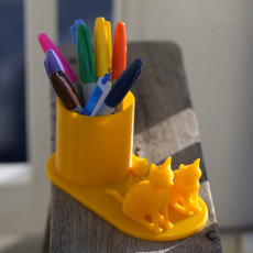 Picture of print of Cat pen holder