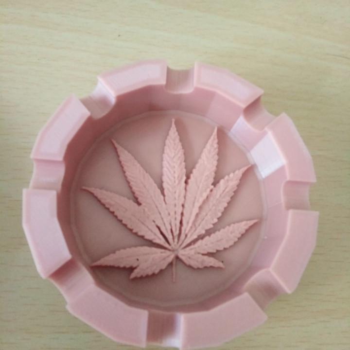 3D Printable Another Hash Leaf Ashtray by Matthew Cleaver