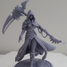 Picture of print of Female Reaper Northern