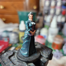 Picture of print of Duchess Thelma Von Thumper (32mm scale presupported miniature)