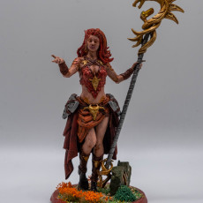 Picture of print of Nala the Dragon Lordess 75 mm and 32 mm pre-supported