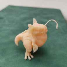 Picture of print of Free Miniature Alpha Glow Hopper Pose A | Dragon Trapper's Lodge