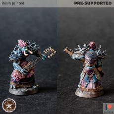 Picture of print of Troll Bassist 32mm and 75mm scale presup