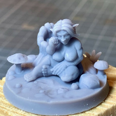 Picture of print of Camélia the goblin girl - sitting 32mm scale