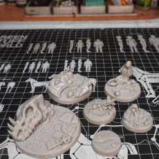 Picture of print of Unknown Frontier Set (Bases & Toppers)