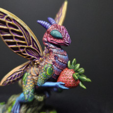 Picture of print of Dragon with strawberry pre-supported