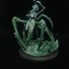 Picture of print of Spider Goddess Lerath 32mm and 75mm pre-supported