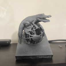 Picture of print of UF Business Gator Statue