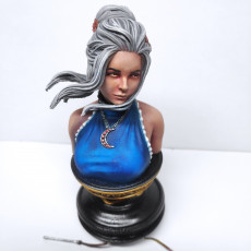 Picture of print of Luna Bust [presupported]