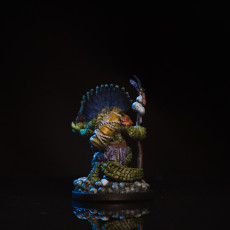 Picture of print of Shaman Croc 32mm game piece and 75mm display piece.