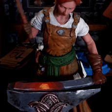Picture of print of Lara The Blacksmith DIORAMA [presupported]